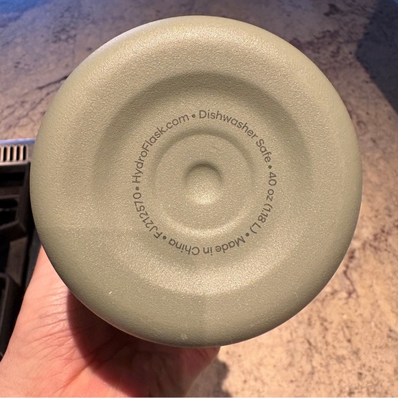 40 oz Wide Mouth Hydroflask with Flex Straw Cap - Picture 3 of 5